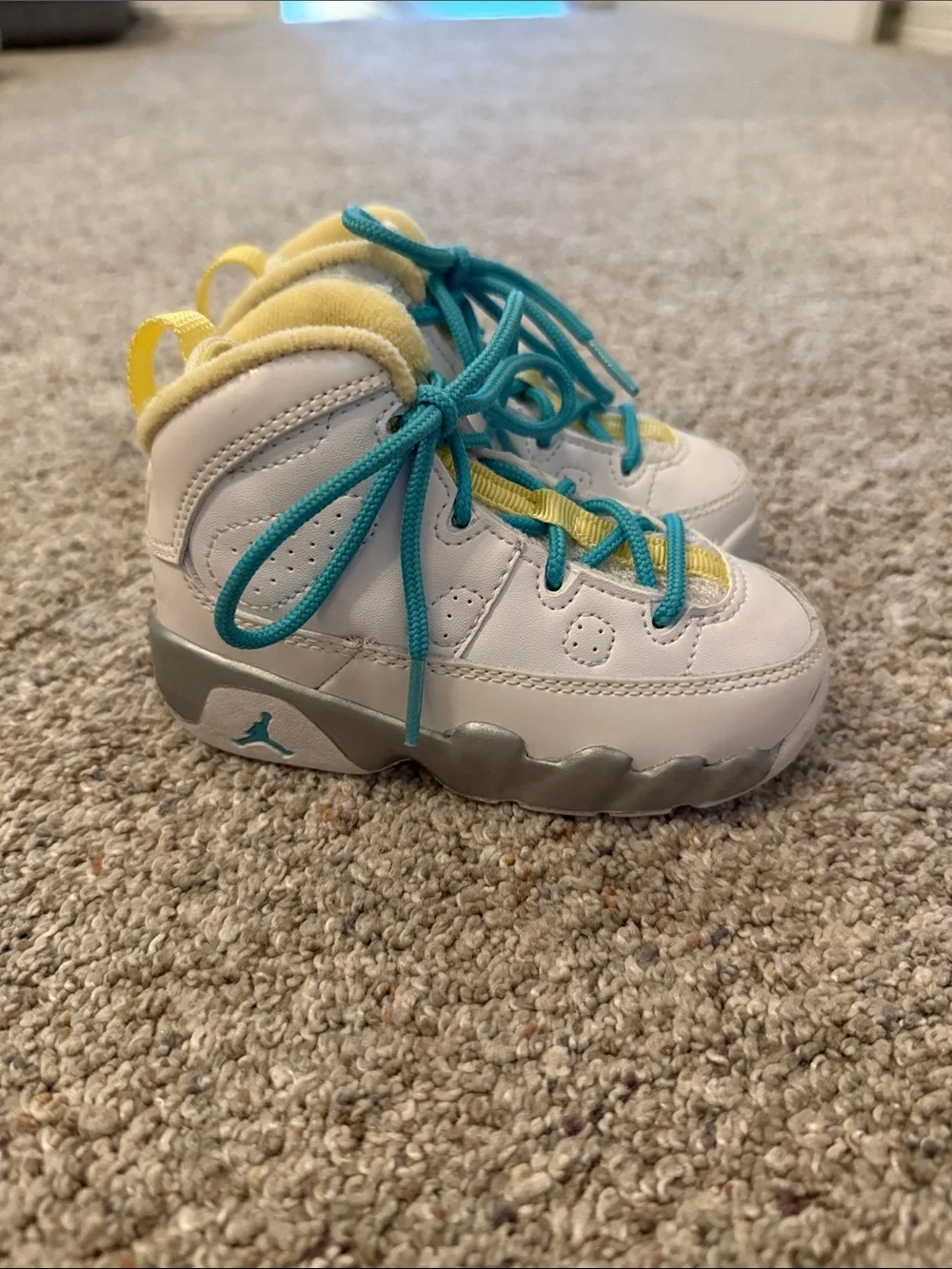 Nike Air Jordan 9 Retro sneakers Toddler Yellow and Turquoise 6C